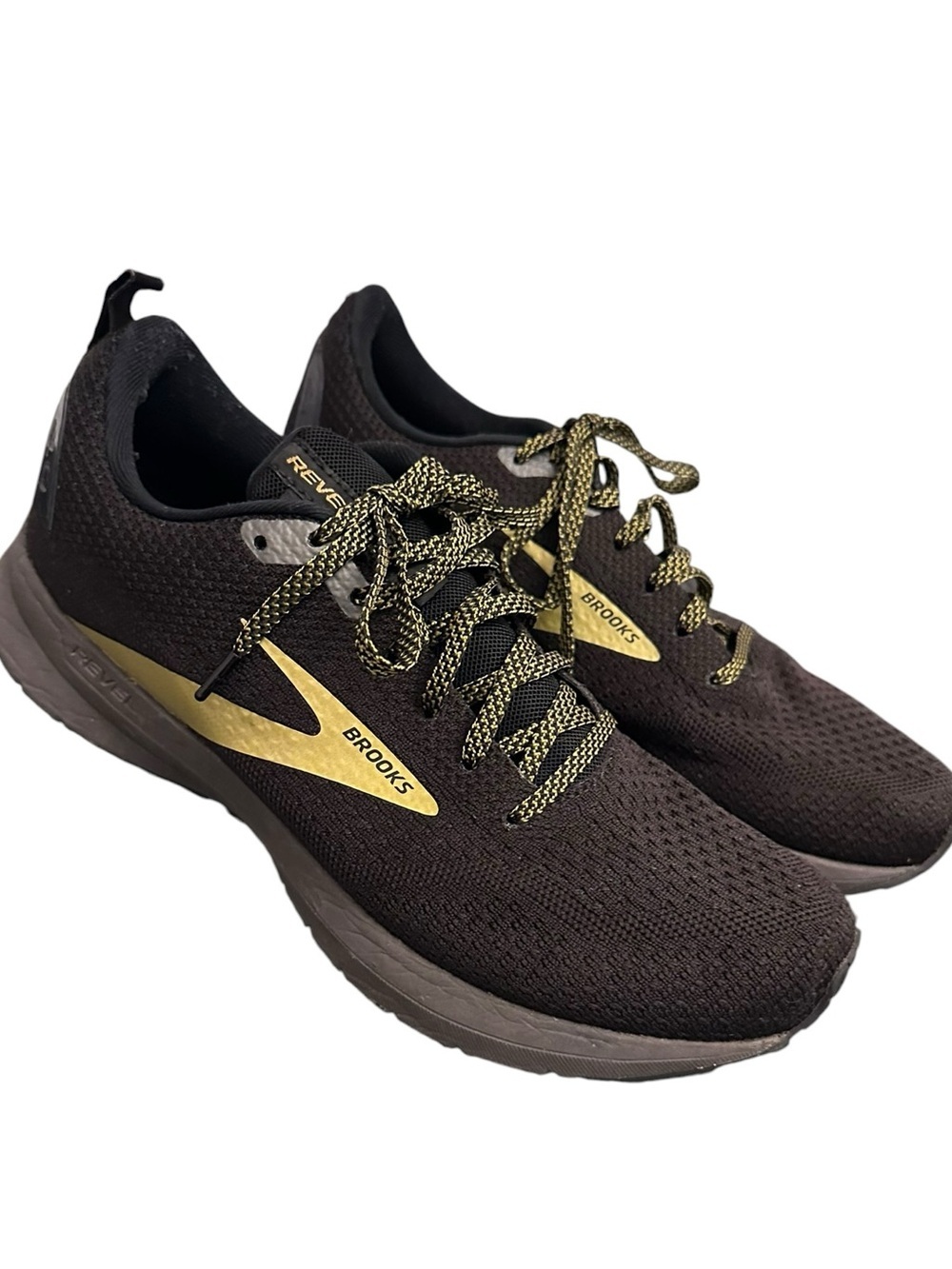 Brooks Revel 4 Running Shoes Black Gold Athletic Sneakers Men’s 9 Women’s 11
